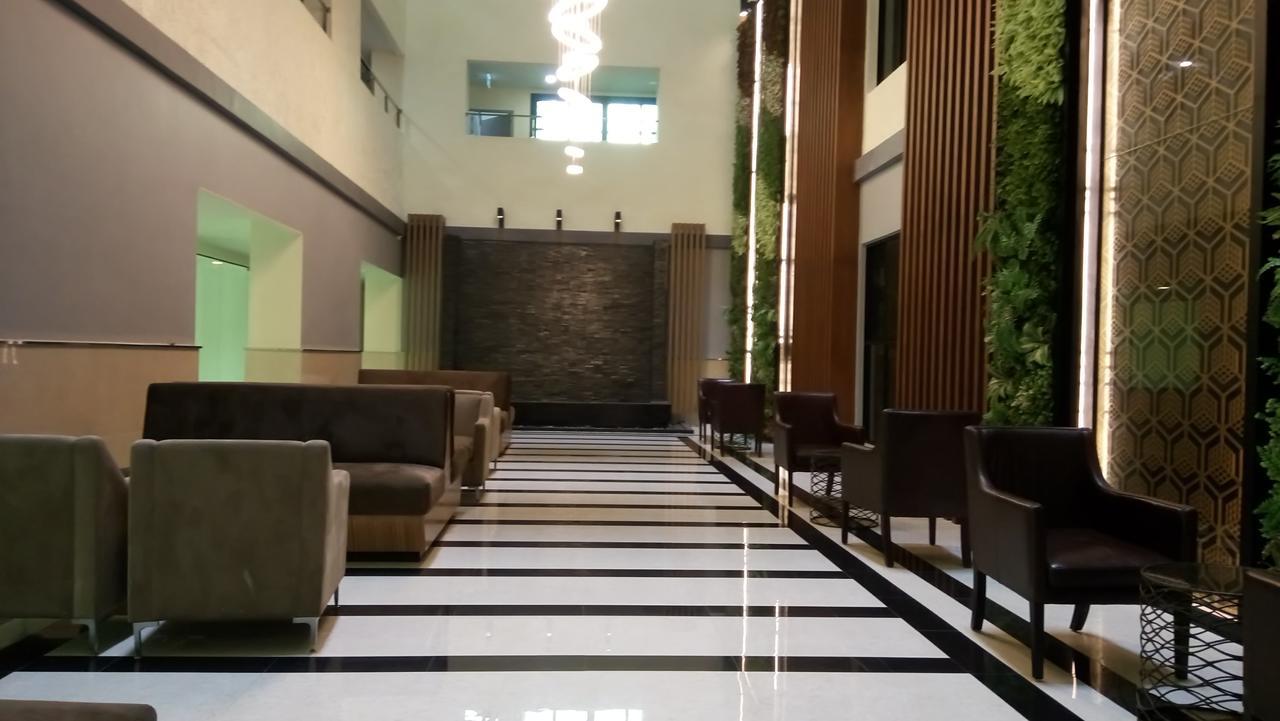 Dusit Grand Condo View Jomtien Beach Exterior photo